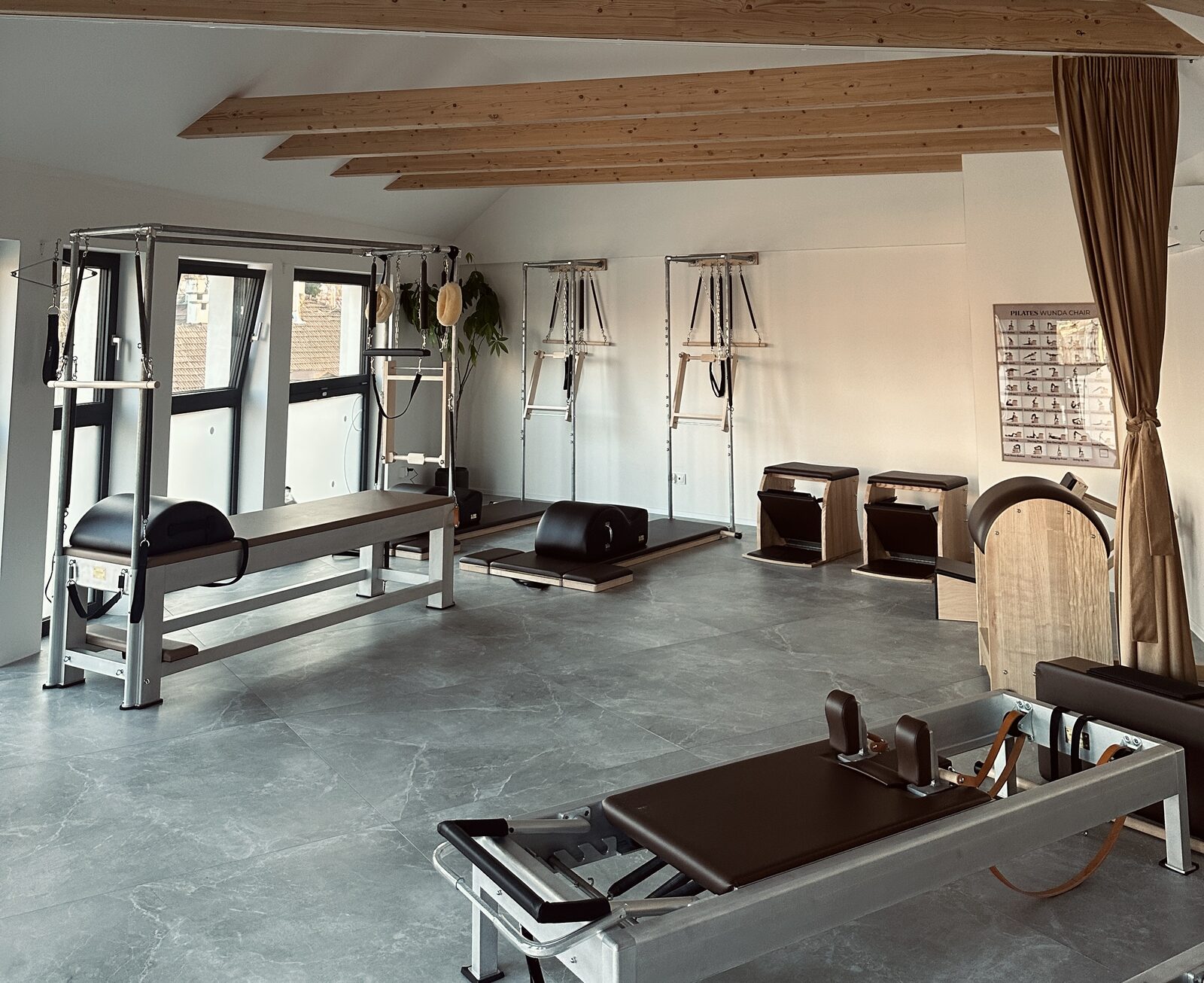 Pełne wyposażenie studia — reformery, Cadillac, tower